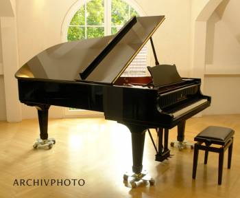 Steinway & Sons C-227