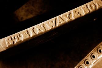 Steinway & Sons Gussplatte