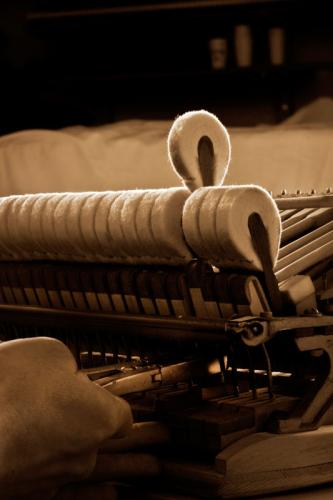 Steinway-Mechanik, Kröpfzange an den Fängern, Hammerköpfe