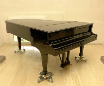 Steinway & Sons B-211