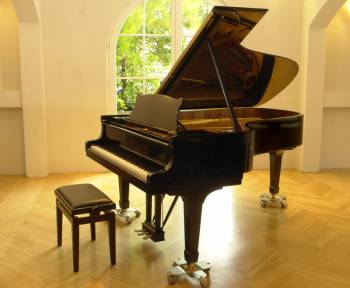 Steinway & Sons B-211