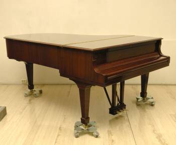 Steinway & Sons B-211