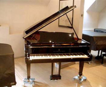 Steinway & Sons B-211