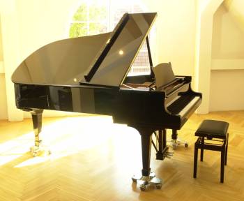 Steinway & Sons B-211