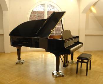 Steinway & Sons B-211