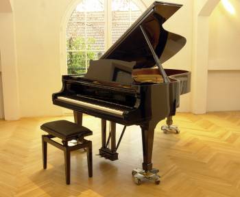 Steinway & Sons B-211