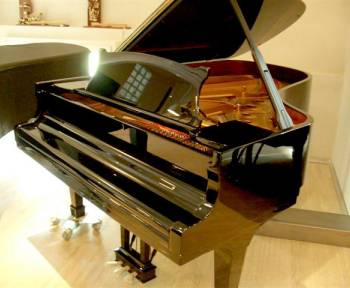 Steinway & Sons B-211