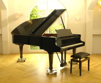 Steinway & Sons B-211