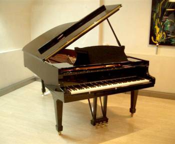 Steinway & Sons B-211