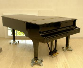 Steinway & Sons B-211