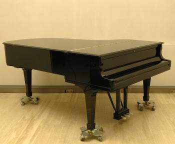 Steinway & Sons B-211