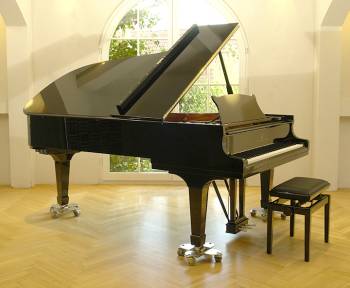 Steinway & Sons C-227