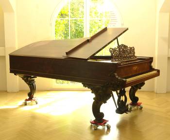 Steinway & Sons D-274