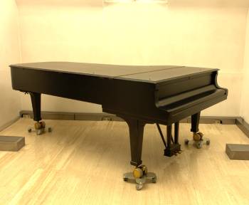 Steinway & Sons D-274 Concert Grand