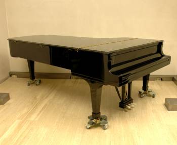 Steinway & Sons D-274 Concert Grand