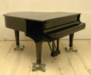 Steinway & Sons M-170