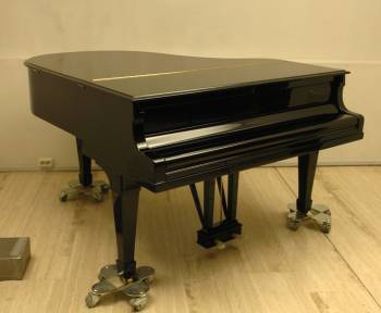 Steinway & Sons M-170