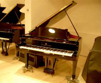 Steinway & Sons M-170