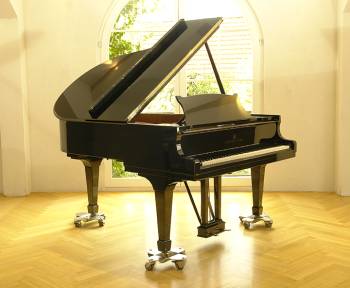 Steinway & Sons M-170