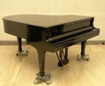 Steinway & Sons O-180