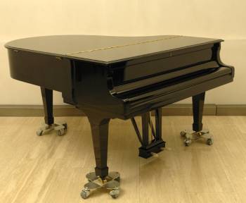 Steinway & Sons O-180
