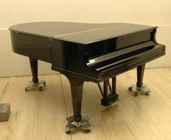 Steinway & Sons O-180