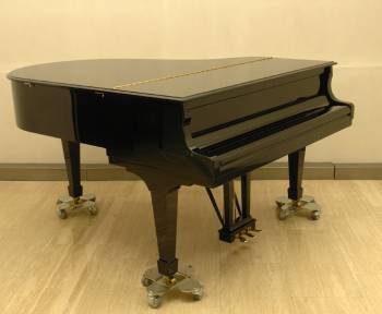 Steinway & Sons O-180
