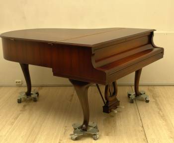 Steinway & Sons O-180