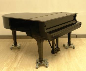 Steinway & Sons O-180