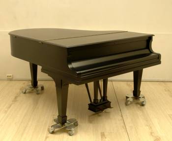 Steinway & Sons O-180