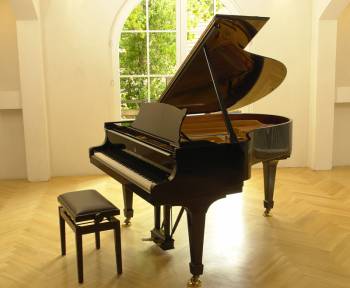 Steinway & Sons O-180