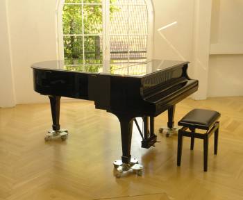 Steinway & Sons O-180