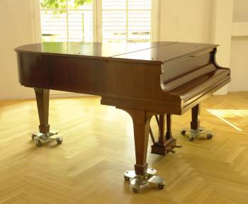 Steinway & Sons O-180