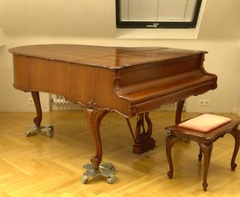 Steinway & Sons O-180