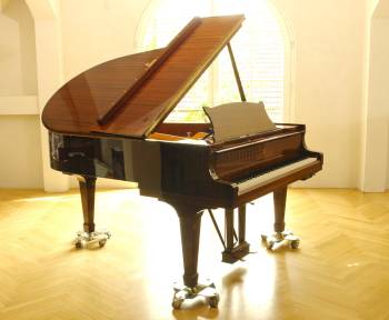 Steinway & Sons O-180