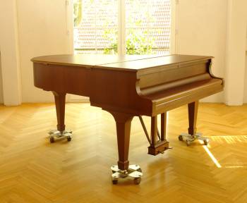 Steinway & Sons O-180