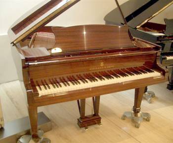 Steinway & Sons O-180