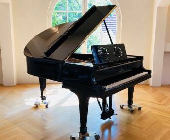 Steinway & Sons O-180