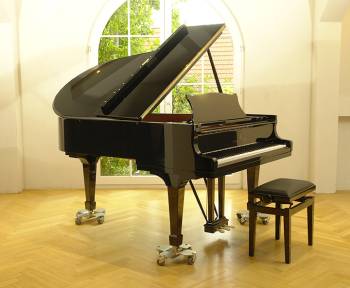 Steinway & Sons O-180