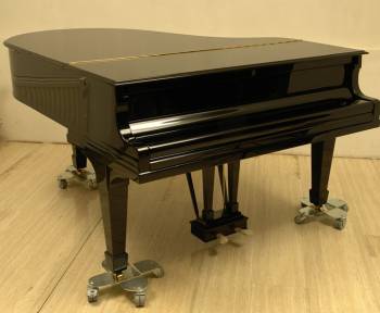 Steinway & Sons O-180