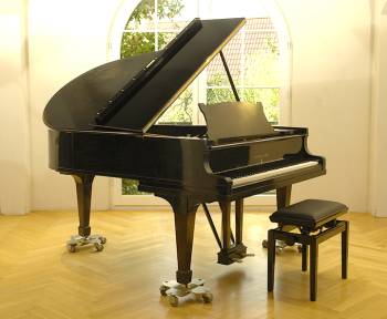 Steinway & Sons O-180