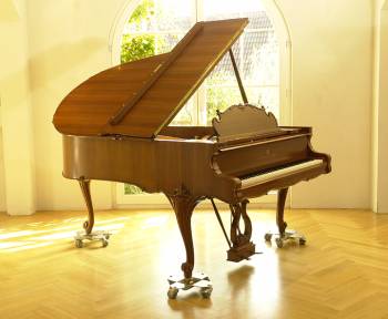 Steinway & Sons O-180