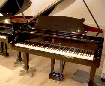 Steinway & Sons O-180
