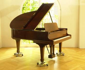 Steinway & Sons O-180