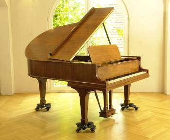 Steinway & Sons O-180