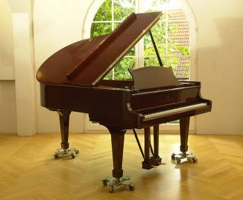 Steinway & Sons O-180