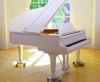 Steinway & Sons O-180