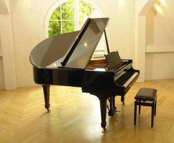 Steinway & Sons O-180