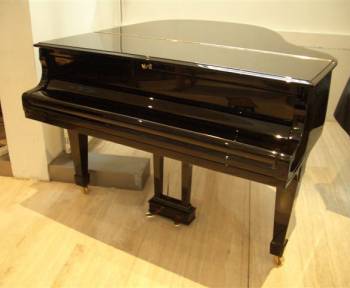 Steinway & Sons S-155