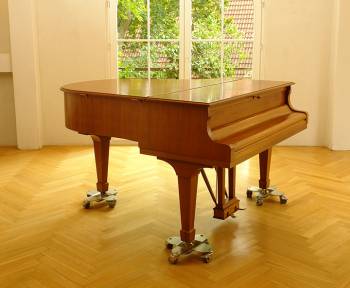 Steinway & Sons S-155